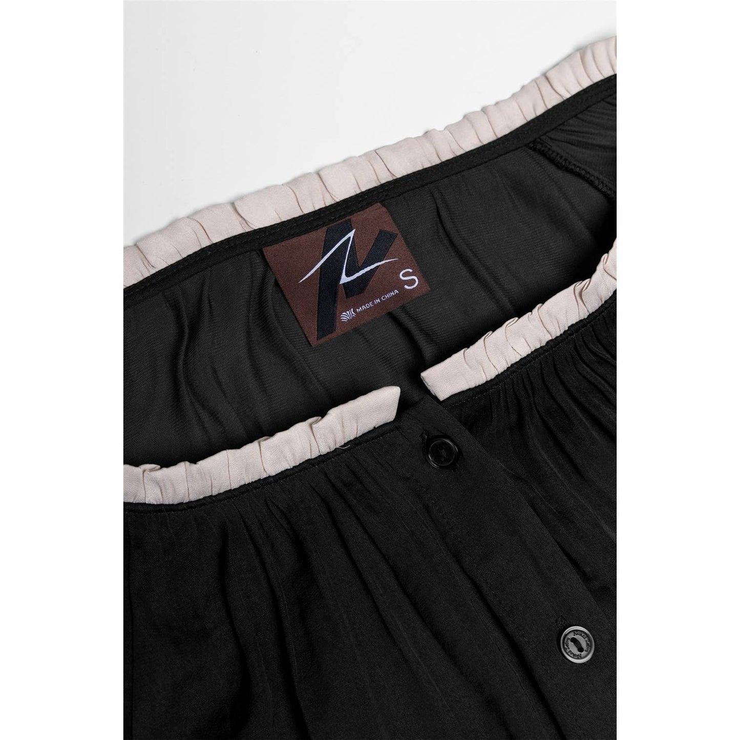 Abstract Applique Popover Blouse