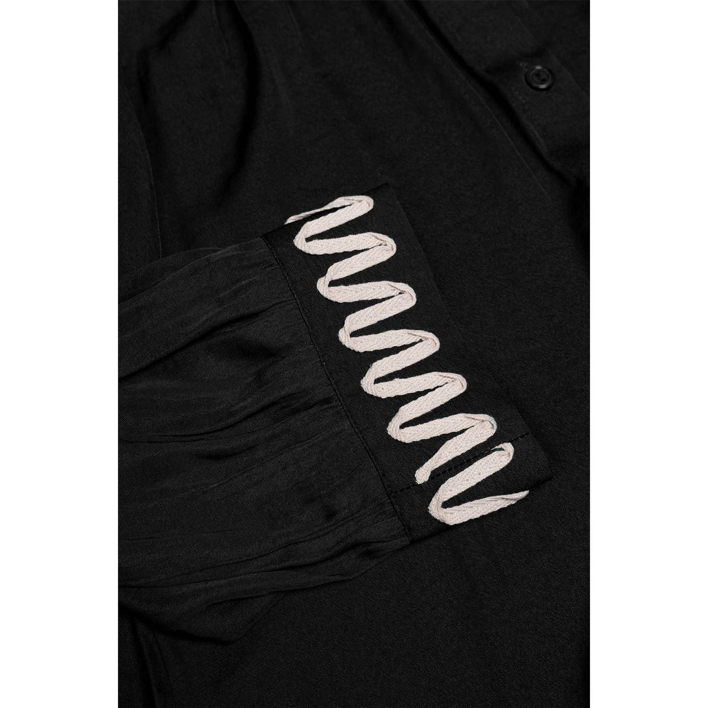 Abstract Applique Popover Blouse